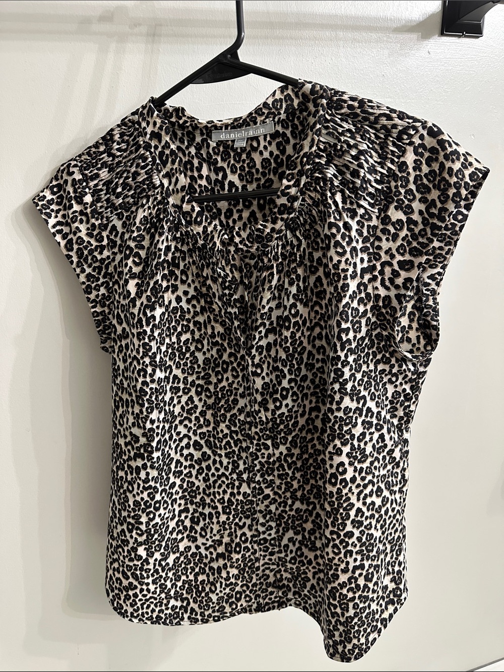 Daniel Rainn Black and Beige Leopard Print Cap Sleeve Blouse